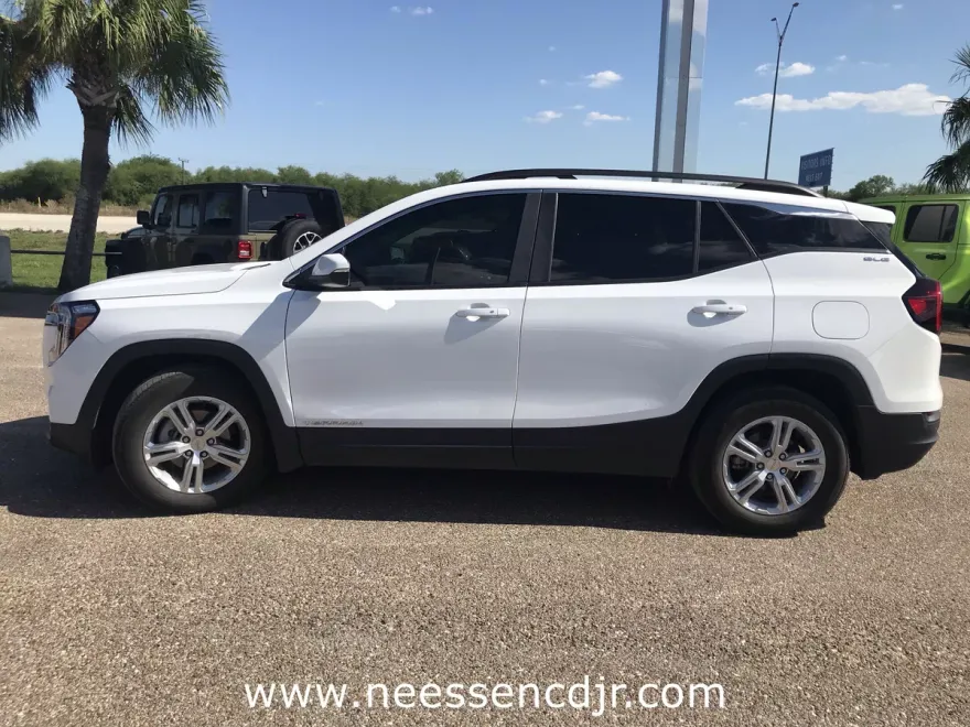 2024 Gmc Terrain SLE photo 1