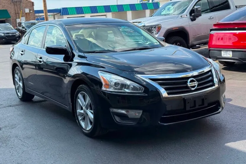 2013 Nissan Altima 2.5 SV photo 1