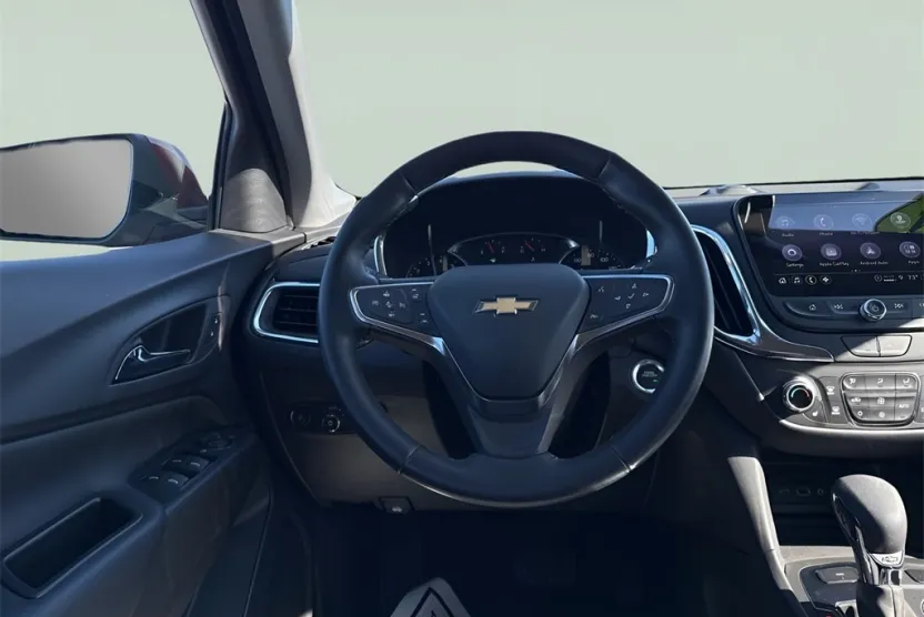2024 Chevrolet Equinox LT photo 1