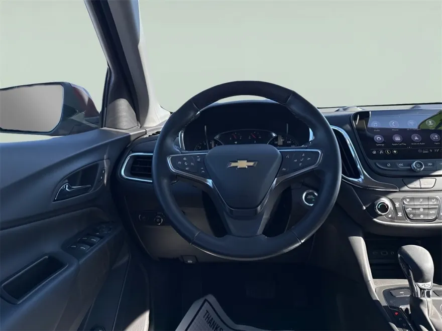 2024 Chevrolet Equinox LT photo 1