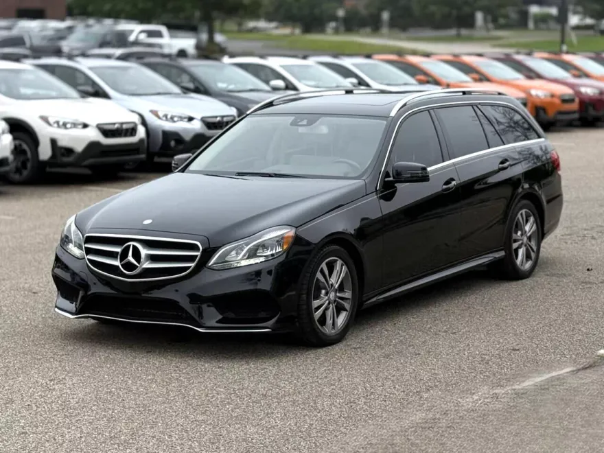 2014 Mercedes Benz E 350 4MATIC photo 1