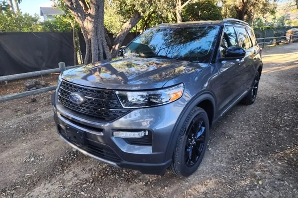 2022 Ford Explorer Limited photo 1