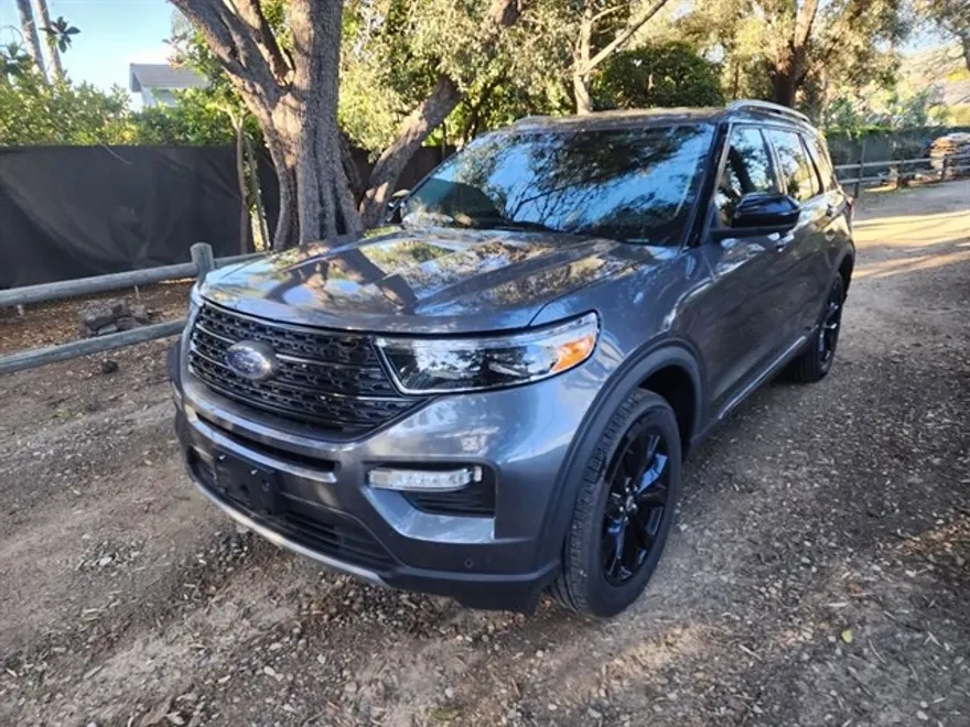 2022 Ford Explorer Limited photo 1