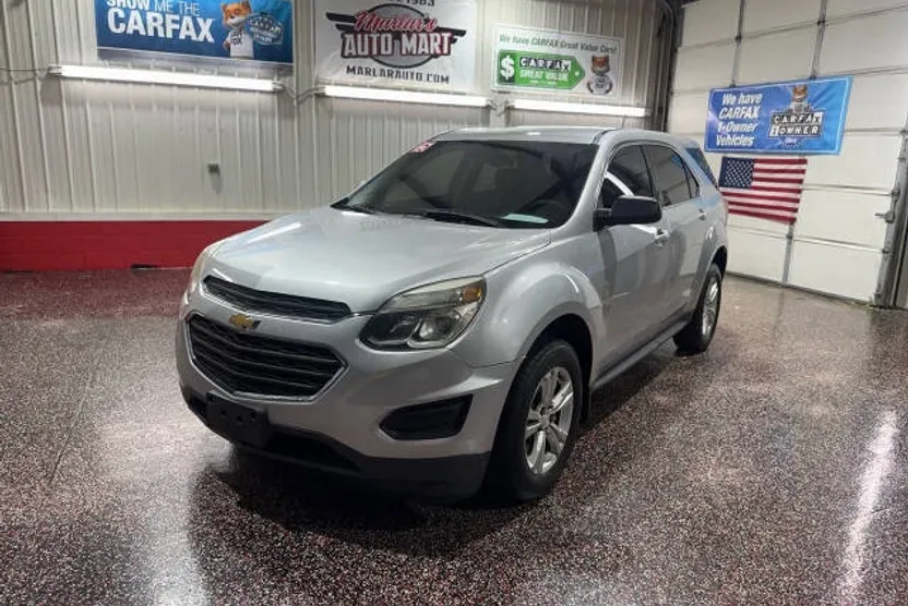 2017 Chevrolet Equinox LS photo 1