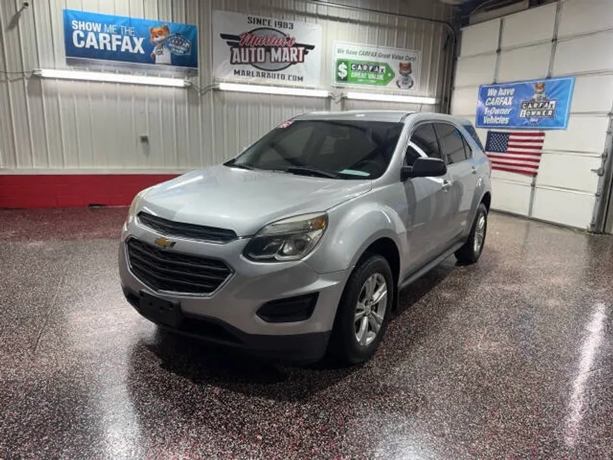2017 Chevrolet Equinox LS photo 1