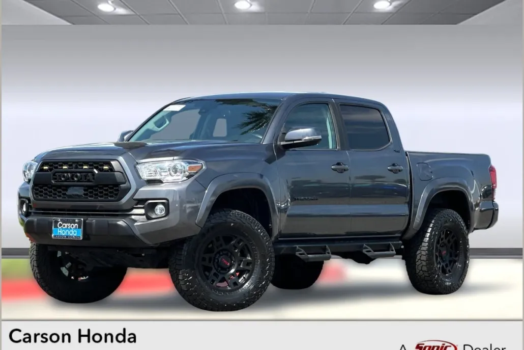 2022 Toyota Tacoma SR5 Double Cab photo 1