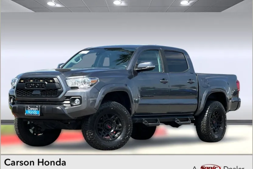 2022 Toyota Tacoma SR5 Double Cab photo 1