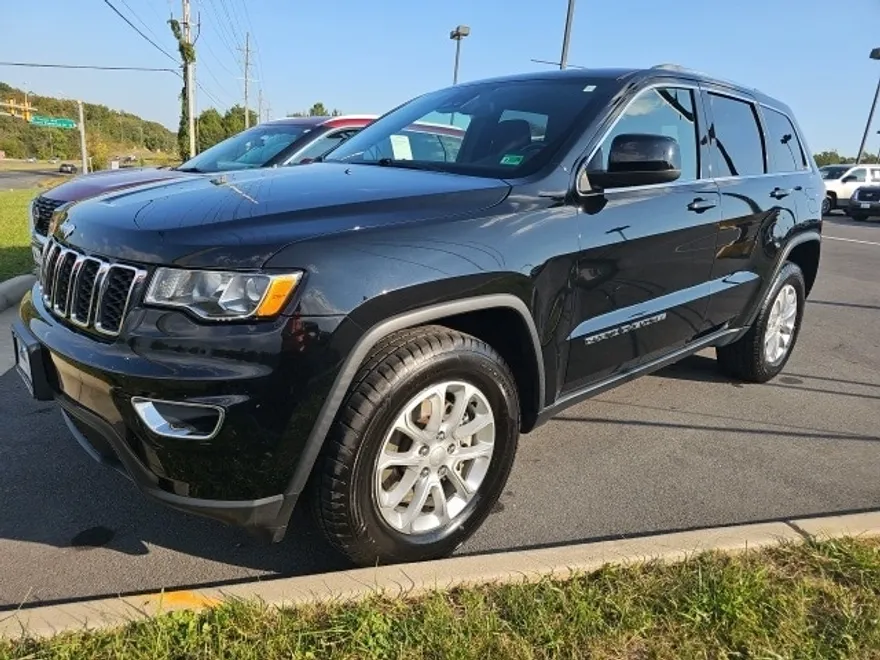 2021 Jeep Grand Cherokee Laredo E photo 1