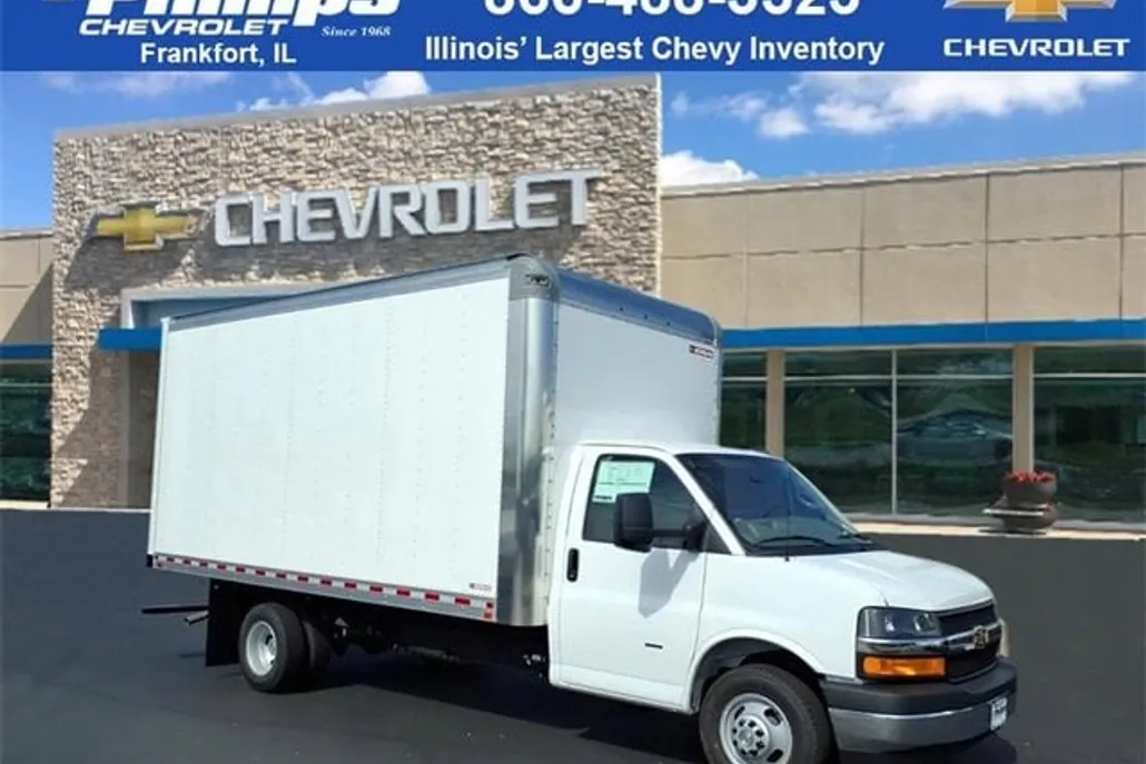 2025 Chevrolet Express 3500 Cutaway Van photo 1