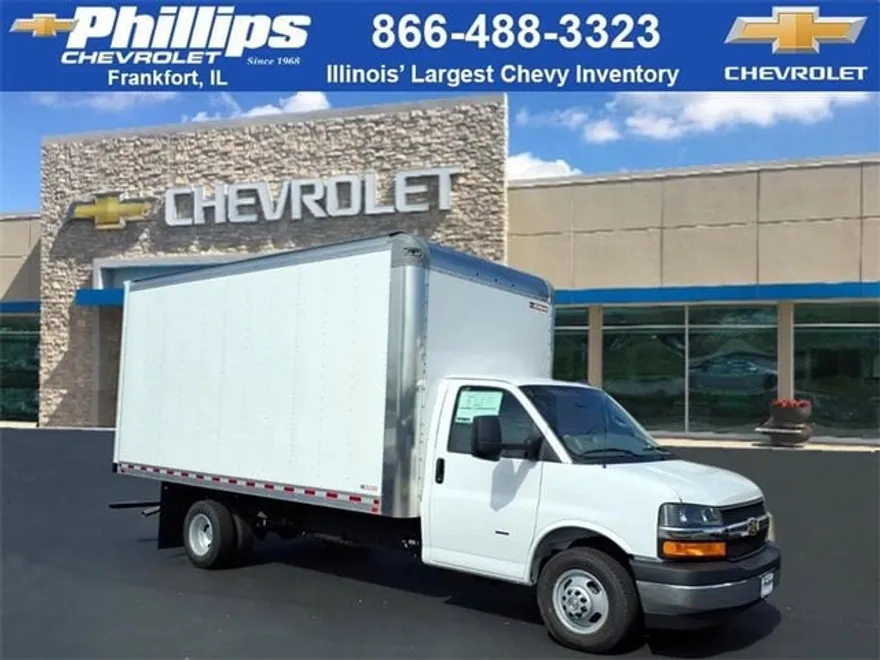 2025 Chevrolet Express 3500 Cutaway Van photo 1