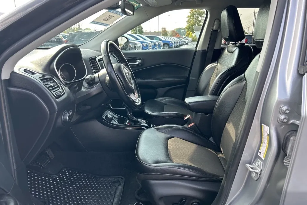 2021 Jeep Compass Altitude photo 1