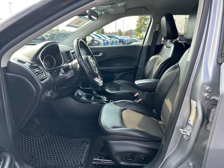 2021 Jeep Compass Altitude photo 1