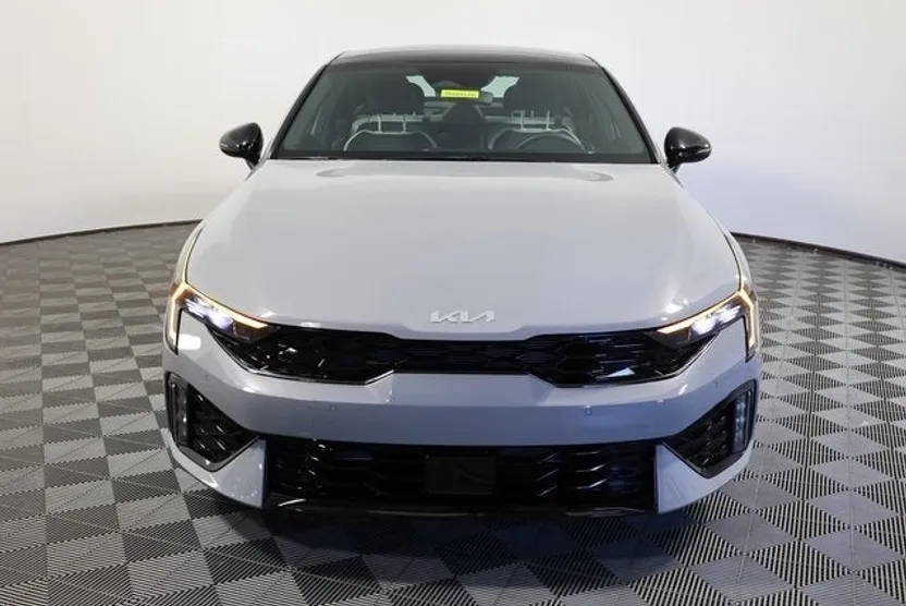 2025 Kia K5 GT-Line photo 1