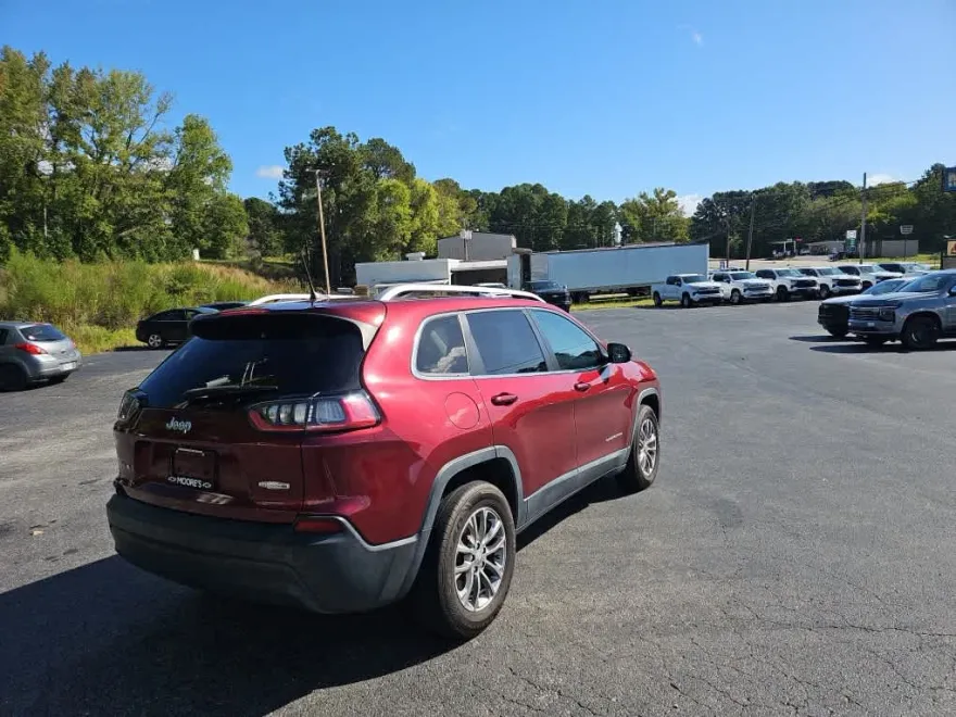 2019 Jeep Cherokee Latitude photo 1
