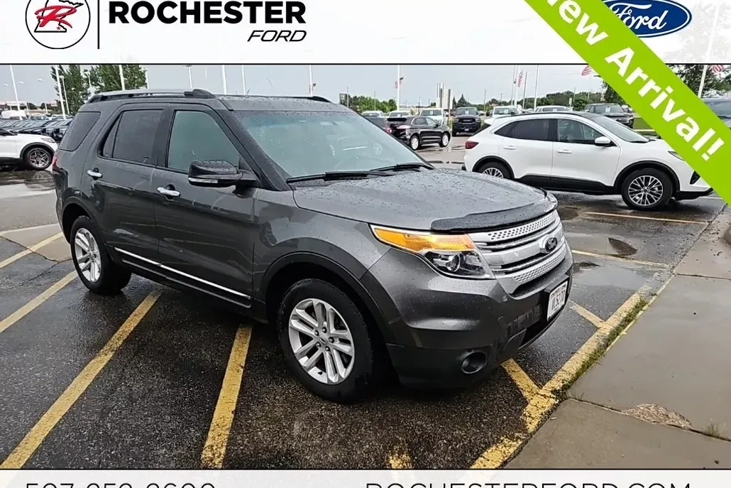 2015 Ford Explorer XLT photo 1