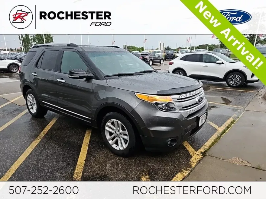 2015 Ford Explorer XLT photo 1