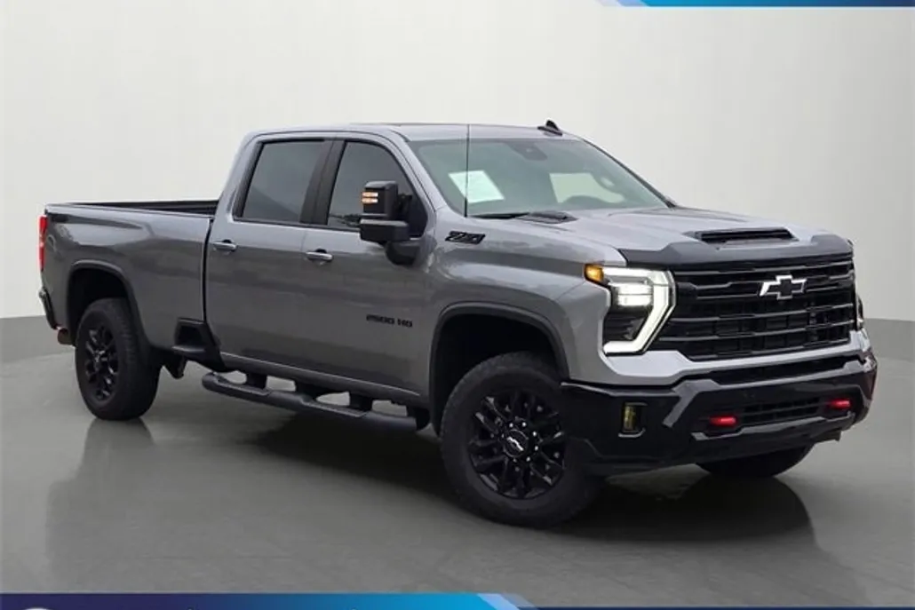 2025 Chevrolet Silverado 2500HD LT photo 1