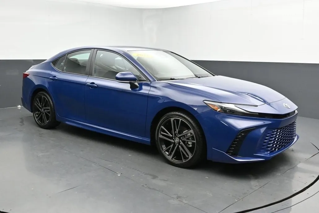 2025 Toyota Camry XSE photo 1