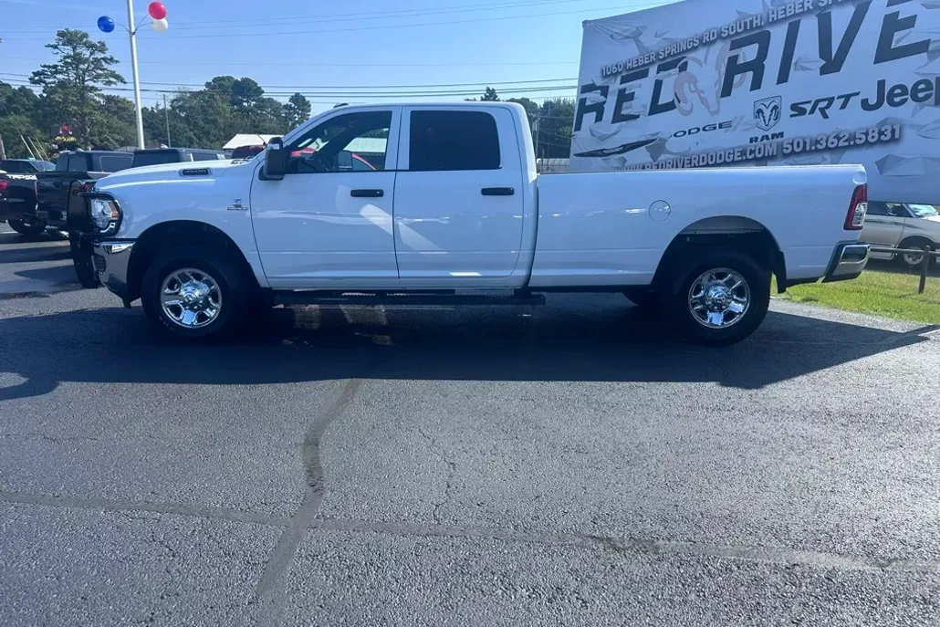 2023 Ram 3500 Tradesman photo 1