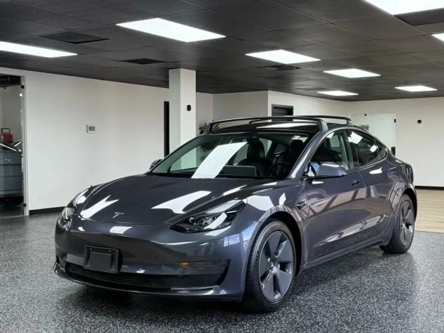 2022 Tesla Model 3 Long Range photo 1