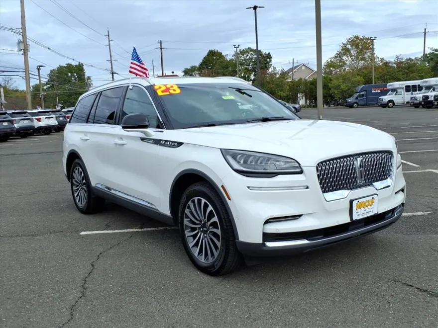 2023 Lincoln Aviator Reserve photo 1