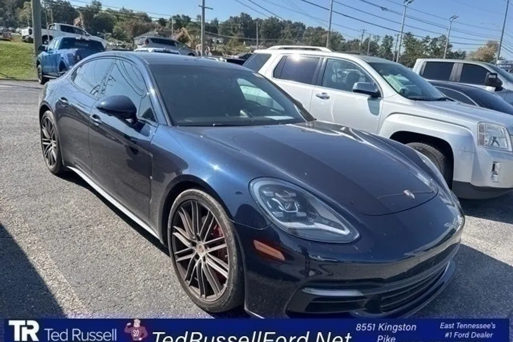 2017 Porsche Panamera 4S photo 1