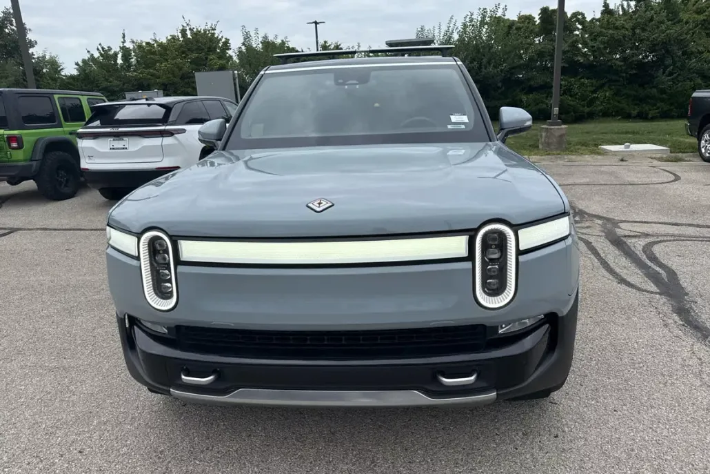 2023 Rivian R1S Adventure photo 1