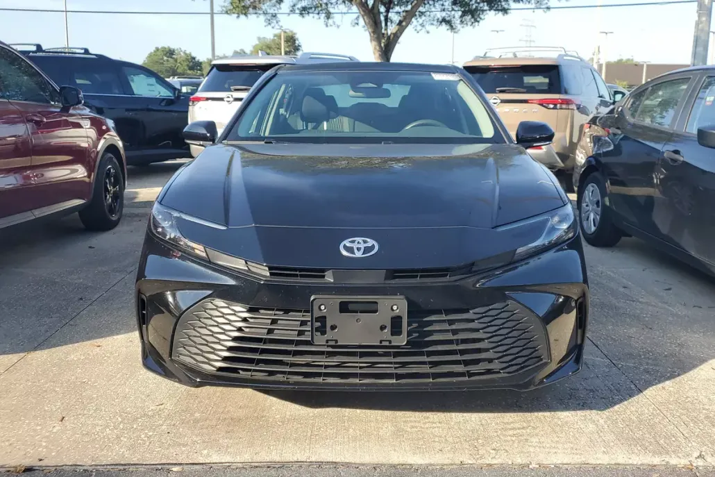 2025 Toyota Camry LE photo 1