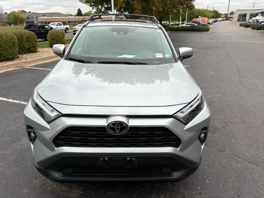 2022 Toyota RAV4 XLE Premium photo 1