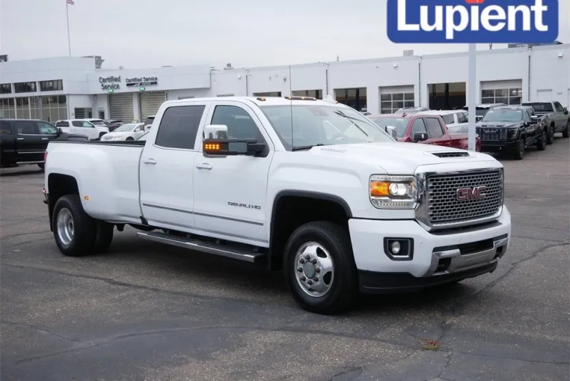 2017 Gmc Sierra 3500 HD Denali photo 1