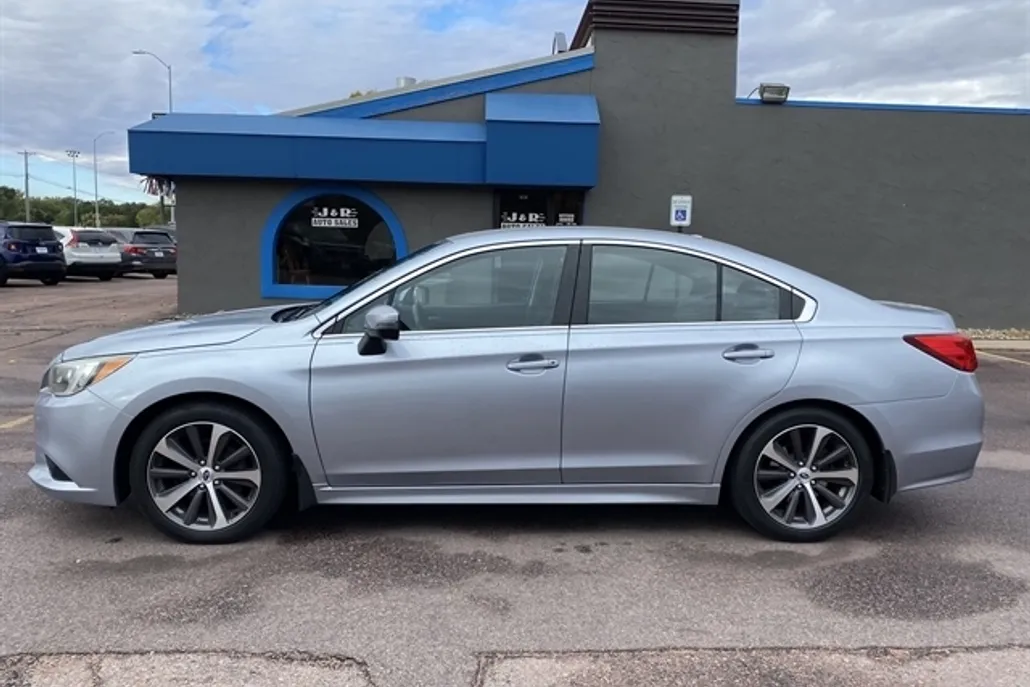 2015 Subaru Legacy 2.5i Limited photo 1