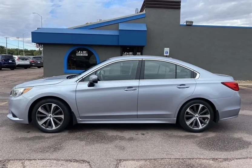 2015 Subaru Legacy 2.5i Limited photo 1