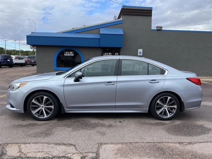 2015 Subaru Legacy 2.5i Limited photo 1