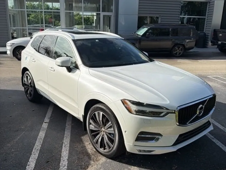 2018 Volvo XC60 T6 Momentum photo 1