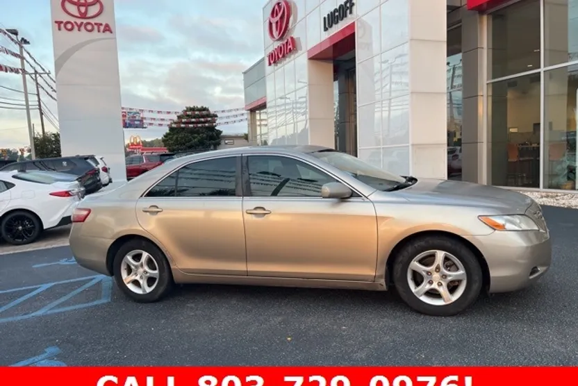 2007 Toyota Camry LE photo 1