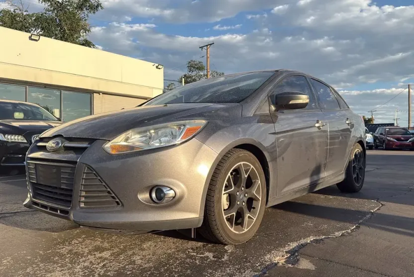 2014 Ford Focus Sedan photo 1