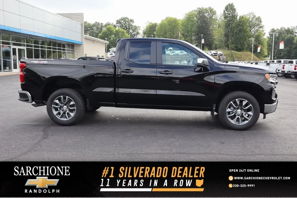 2026 Chevrolet Silverado 1500 LT photo 1