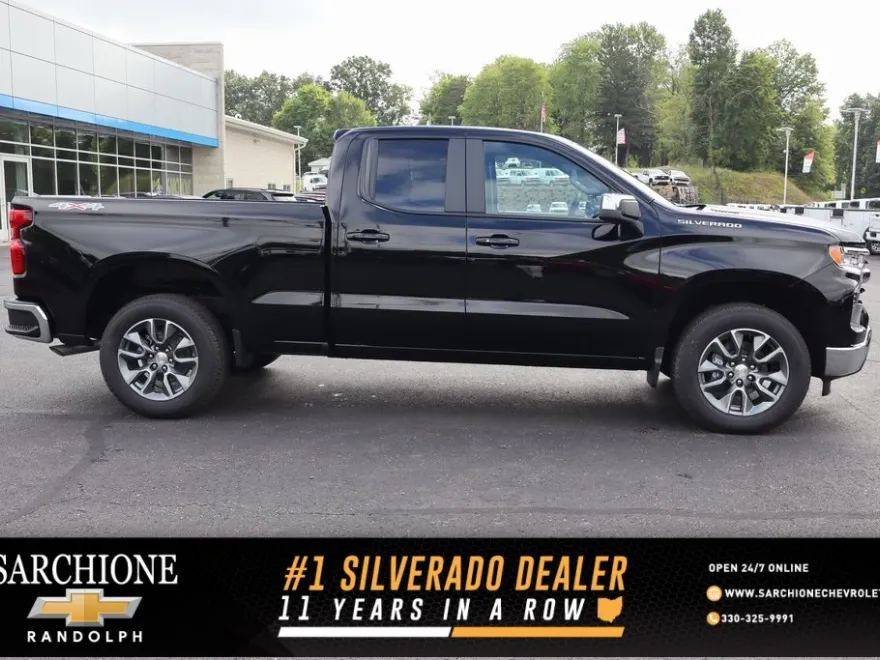 2026 Chevrolet Silverado 1500 LT photo 1