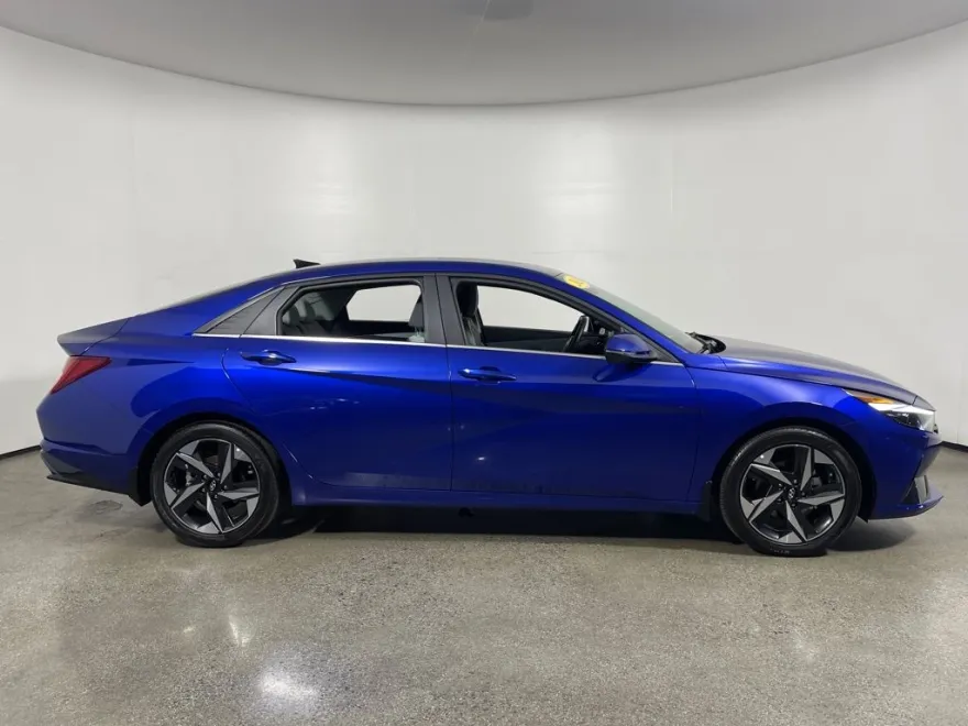 2023 Hyundai Elantra Limited photo 1
