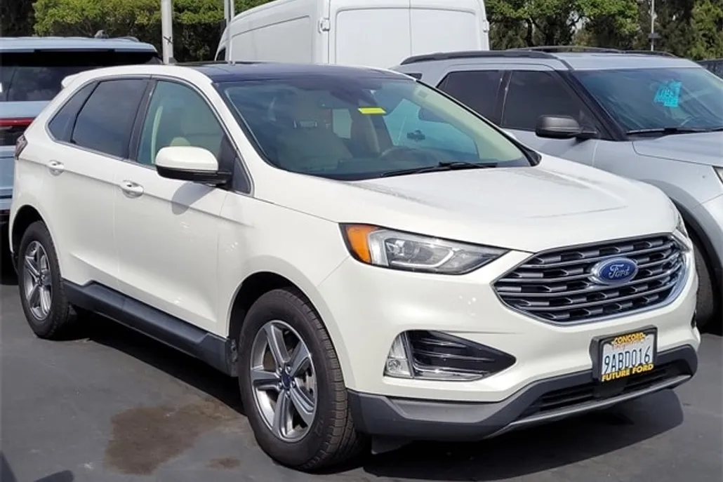 2022 Ford Edge SEL photo 1