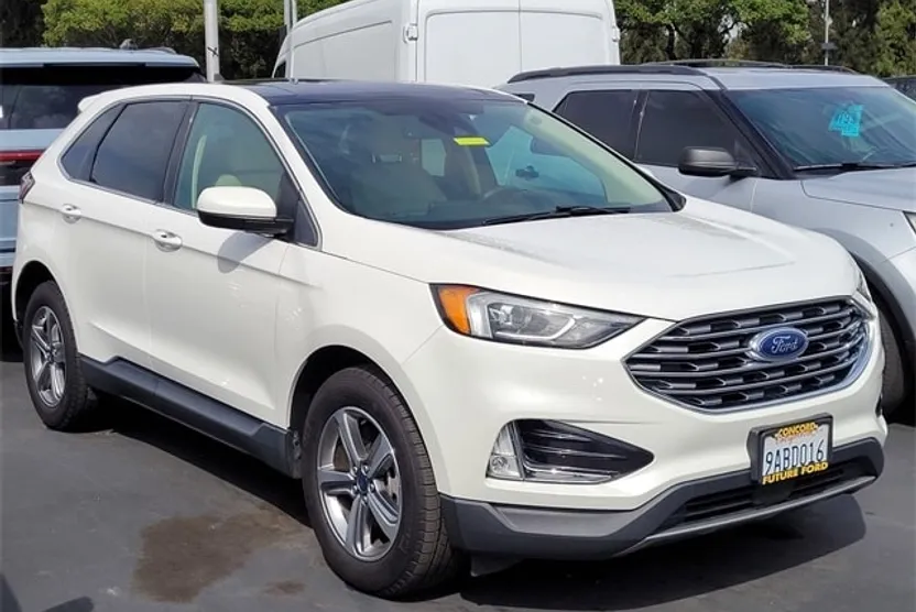 2022 Ford Edge SEL photo 1