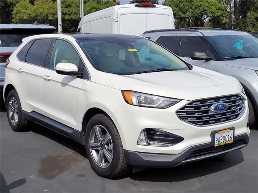 2022 Ford Edge SEL photo 1