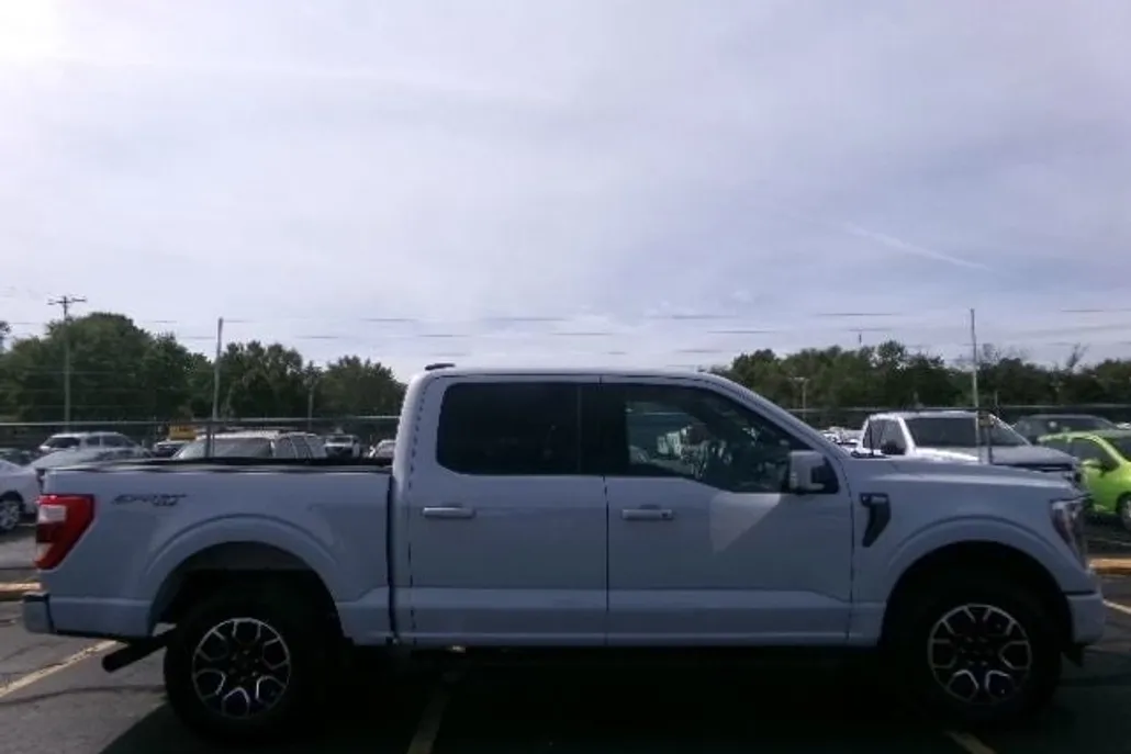 2022 Ford F-150 Lariat photo 1