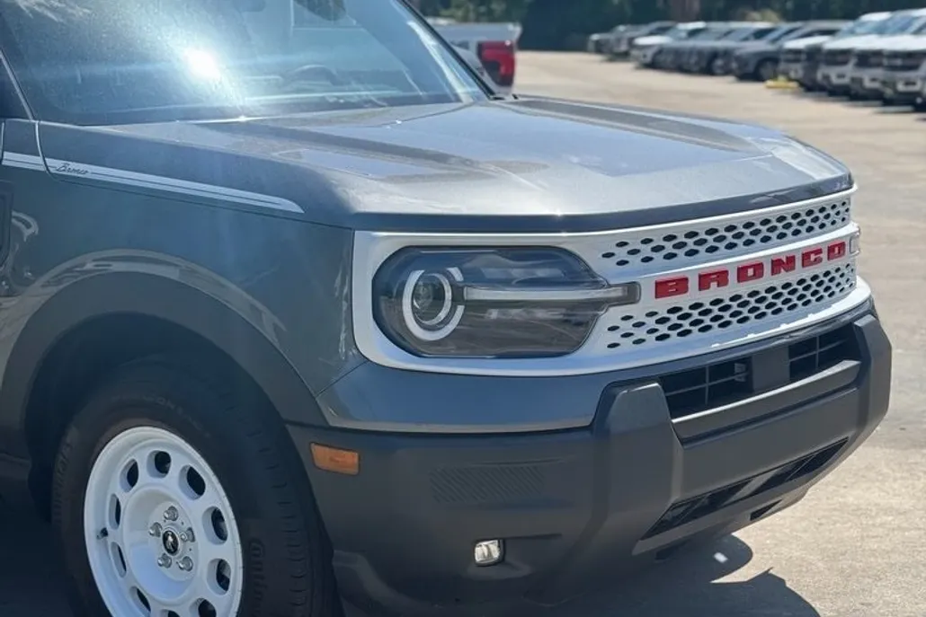 2025 Ford Bronco Sport Heritage photo 1