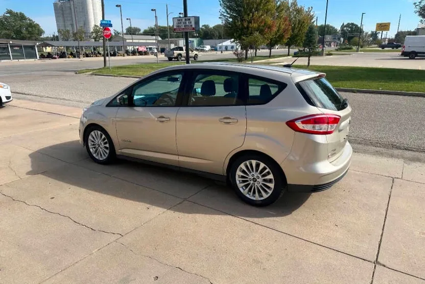 2017 Ford C-Max Hybrid SE photo 1