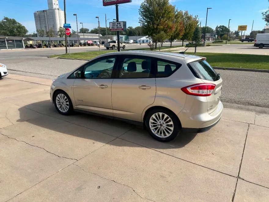 2017 Ford C-Max Hybrid SE photo 1