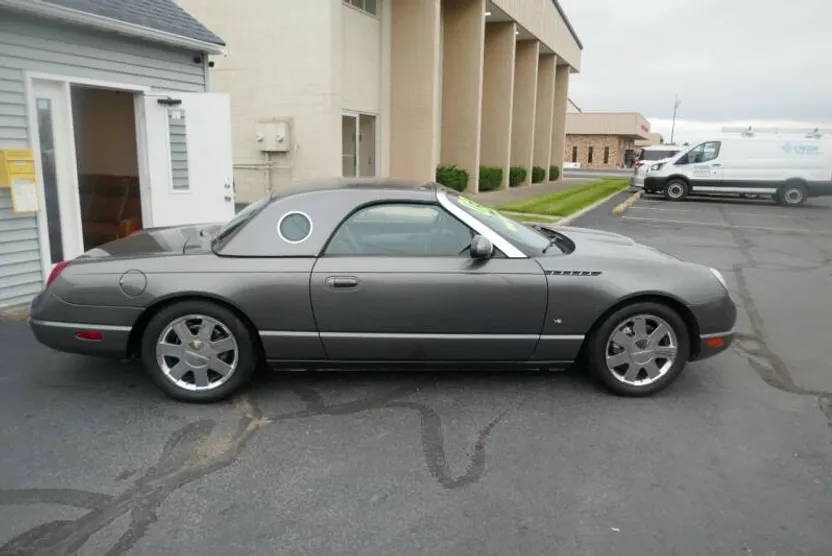2003 Ford Thunderbird Premium photo 1