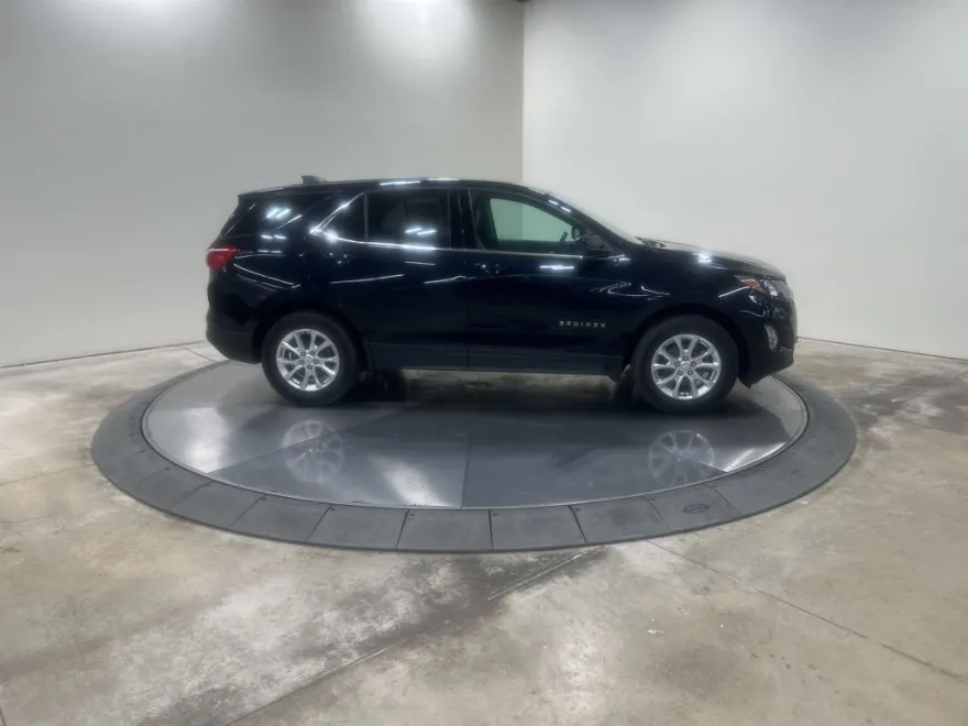2020 Chevrolet Equinox LT photo 1