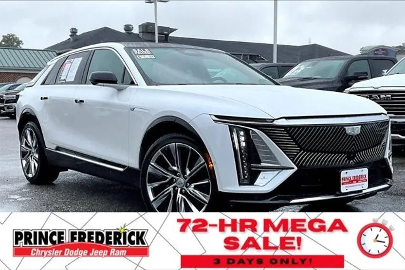 2024 Cadillac Lyriq Luxury photo 1