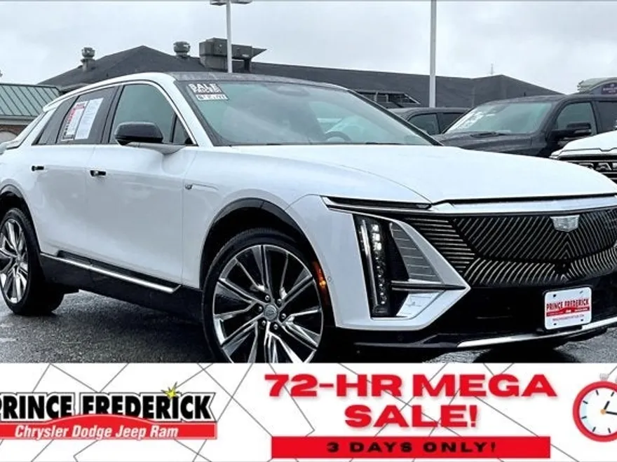2024 Cadillac Lyriq Luxury photo 1